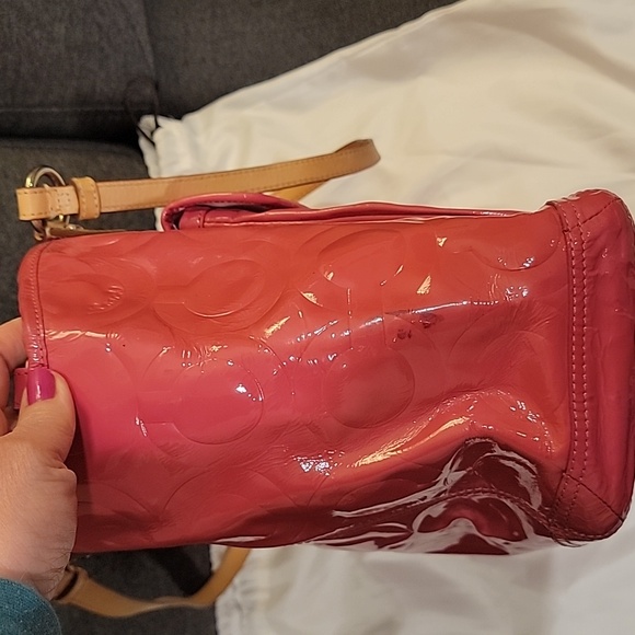 Coach Pink Patent Leather Shoulder Bag With Dust Bag - Picture 13 of 13